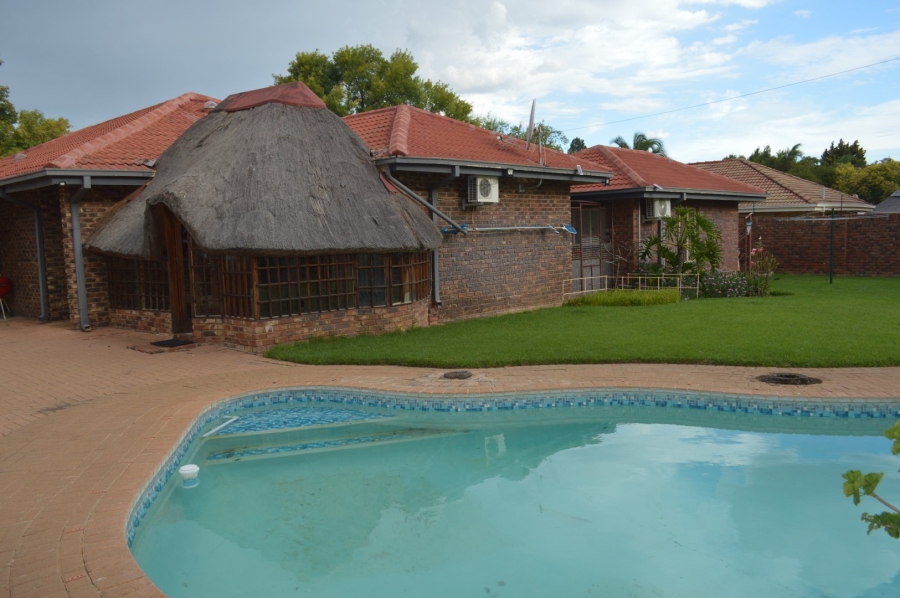 4 Bedroom Property for Sale in Flimieda North West